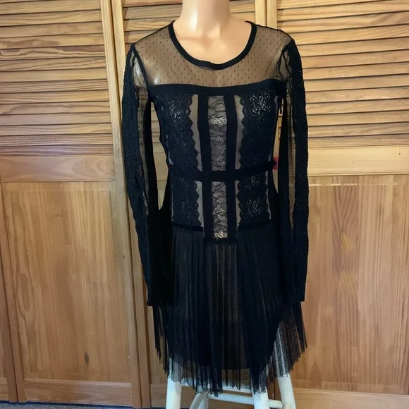 BCBGMaxAzria | Dresses | Max Azria Bcbg Stef Size Xs Black Lace Dress |  Poshmark
